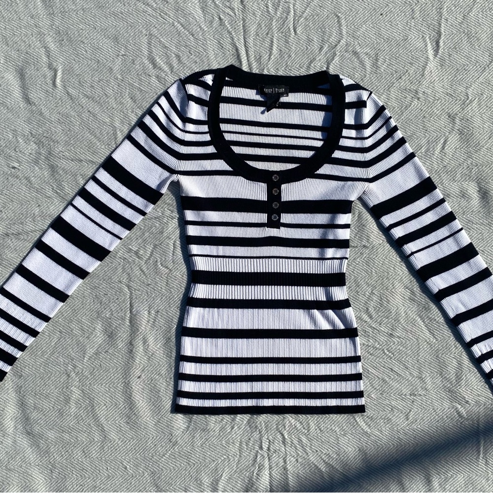 White House Black Market Black and White Striped Long Sleeve Button Up Size S